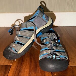 KEEN Grey and blue Newport H2
Hiking kids Sandals
Size 1